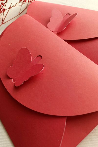 Dekorden Red Butterfly Envelope, 100 Pieces