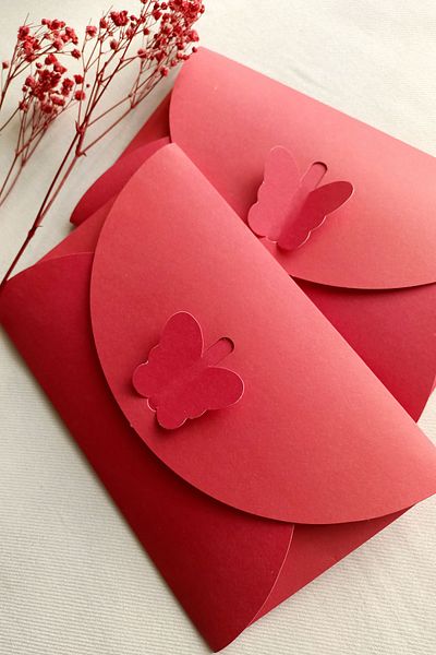 Dekorden Red Butterfly Envelope, 100 Pieces