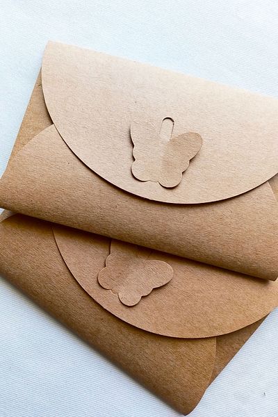 Dekorden Kraft Envelope with Butterfly Clasp