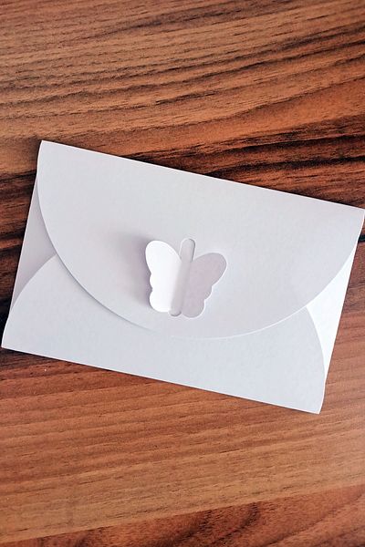 Dekorden Invitation Envelope with Butterfly Clasp