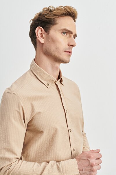 ALTINYILDIZ CLASSICS Erkek Bej Slim Fit Dar Kesim Düğmeli Yaka %100 Pamuk Desenli Gömlek