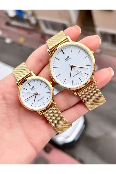 Q&Q Dear Couple Clock - Waterproof Suit Clock