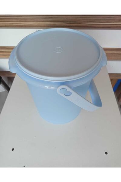 Tupperware دلو جامبو سعة 8.5 لتر، حاوية تخزين باللون الأزرق الجليدي