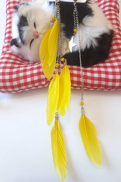 BB wikiki Yellow Feather Earrings