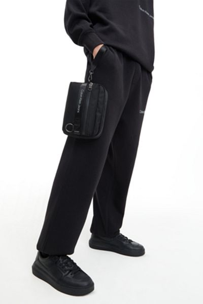 Calvin Klein Messenger Bag - Black - Plain