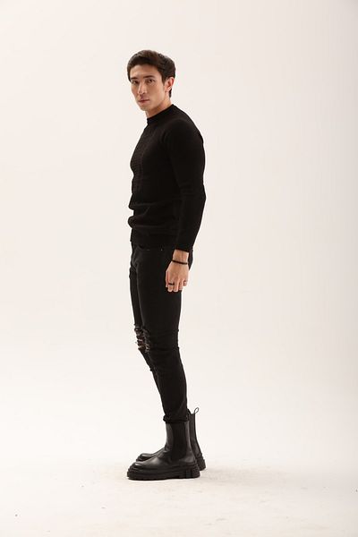 THIMOON Men's Black Crew Neck Hair Knit Sweater