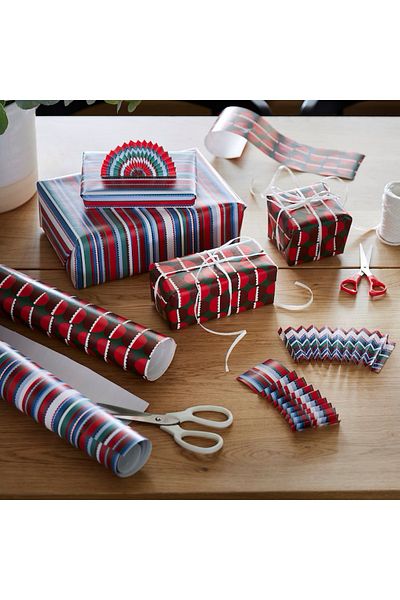 IKEA Vınter 3 Meters Red Black Multicolor Gift Wrapping Package Paper