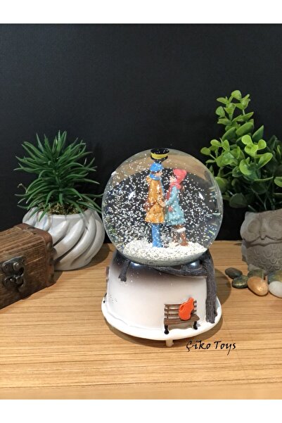 Lapidaria Sokak Lambası Altında Buluşan Romantik Aşıklar Kendinden Püskürtmel...