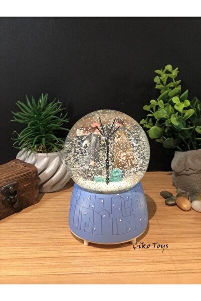 Lapidaria Kış Masalı Romantik Aşıklar Kendinden Püskürtmeli Büyük Boy Kar Küresi