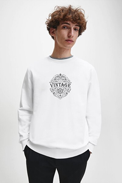 QIVI Men's 1975 Vintage Printed White Knitted Long Sleeve Sweatshirt