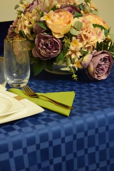 Sesev Örtü Dertsiz Işlemeli 150x150 Masa Örtüsü