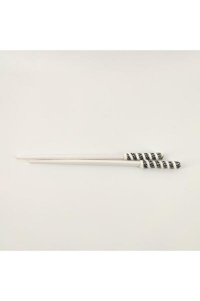 Tedz Collection عصا كعكة بيضاء مرصعة بالأحجار