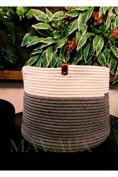 MaVaux 25cm x 35cm Διακοσμητικό ψάθινο καλάθι από γιούτα - Λευκό και γκρι πέρασμα γλάστρα