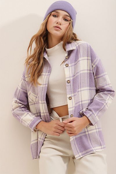 Trend Alaçatı Stili Lila kariertes Damen-Übergröße-Stempelhemd mit einer Tasche ALC-X7264