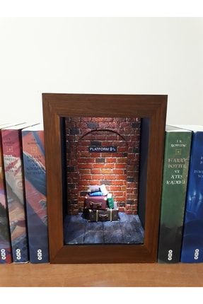 Hogwarts Express Book Nook