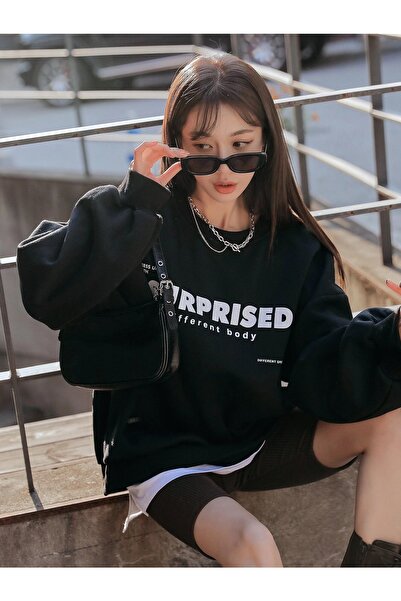 Yasolin Hanorac oversize cu gât negru cu imprimeu cu text surprins