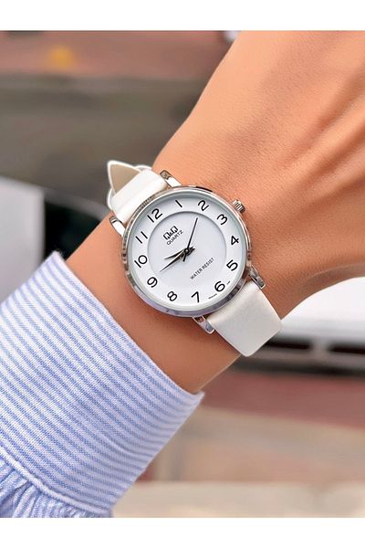 Q&Q Women's Wristwatch Leather Cord Waterproof