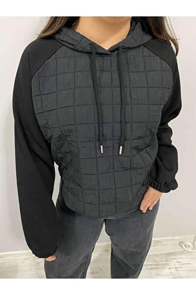Siyah Kapitone Görünümlü Kapşonlu Sweatshirt