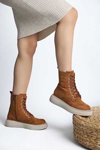 Stilbagshoes Lorrie Taş Detaylı Fermuarlı Süet Kadın Postal Camel