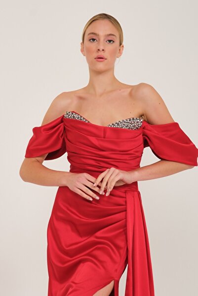 SpringStore Kırmızı Göğüs Kısmı Taş Işlemeli Abiye Elbise