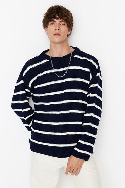 Trendyol Collection Marineblauer Unisex-Strickpullover in Übergröße – Rundhalsausschnitt, gestreift TMNAW23KZ00285
