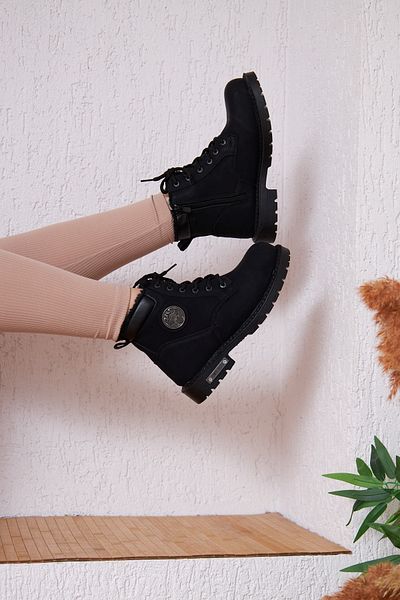 ALTUNTAŞ Unisex Faux Matte Leather Thermo Sole Boots με γούνινο εσωτερικό φερμουάρ και ρυθμιζόμενη λεπτομέρεια από δαντέλα - Μαύρο