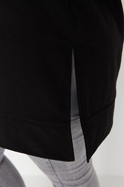 Trendyol Curve Große Größen in Sweatshirt - Schwarz - Regular Fit