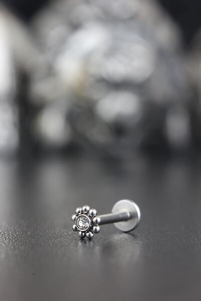 Valhalla Cerrahi Çelik Kıkırdak Tragus Helix Zirkon Taşlı Labret Piercing