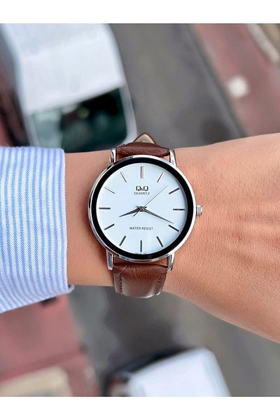 Q&Q Women's Wristwatch Leather Cord Waterproof
