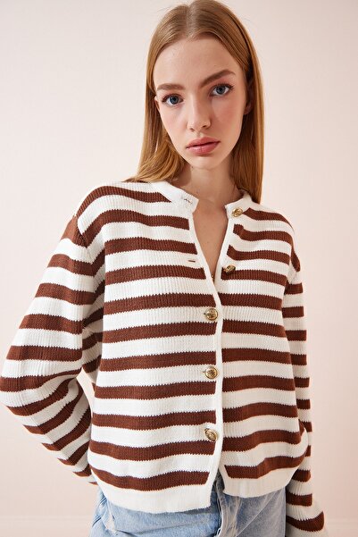 Happiness İstanbul Gepolsterte Strickjacke mit Streifenmuster in Ecru-Braun für Damen US00859