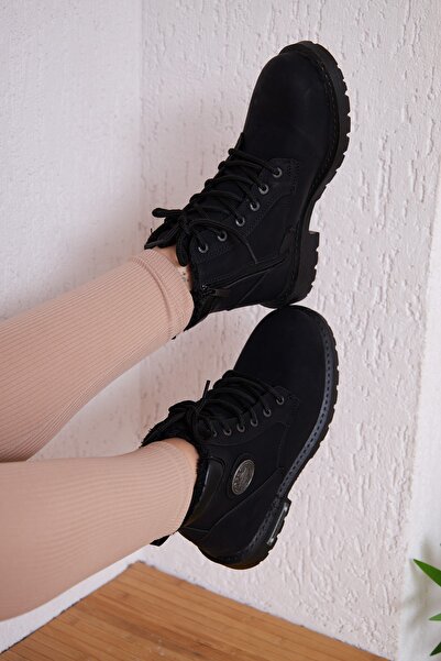 ALTUNTAŞ Unisex Artificial Matte Leather Thermo Sole Boots with Fur Inside, Zipper and Adjustable Lace Detail - Black