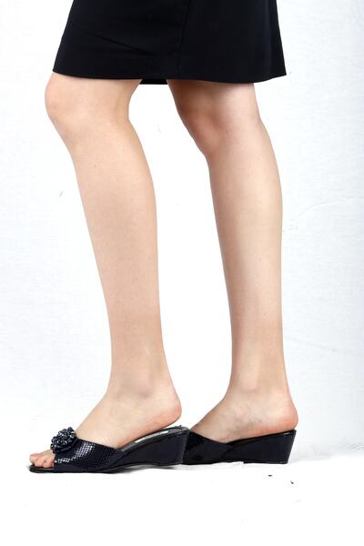 mikay shoes Hakiki Deri Boncuk Tokalı Şık Ev Terliği