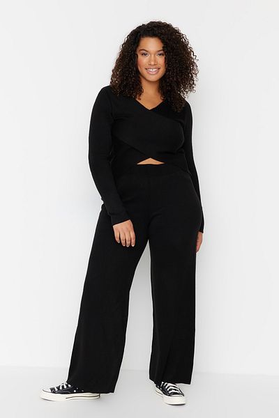 Trendyol Curve Schwarzes zweireihiges Strickoberteil-Set TBBAW23CP00029