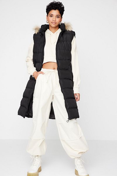 Trendyol Collection Black Fur Hood Puffer Vest TWOAW23YE00064
