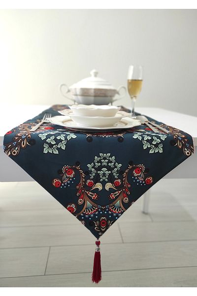 Benlisso Home Benlisso Double Side Runner, Tasseled Stain Resistant Fabric Burbery & Palace Motif Gold