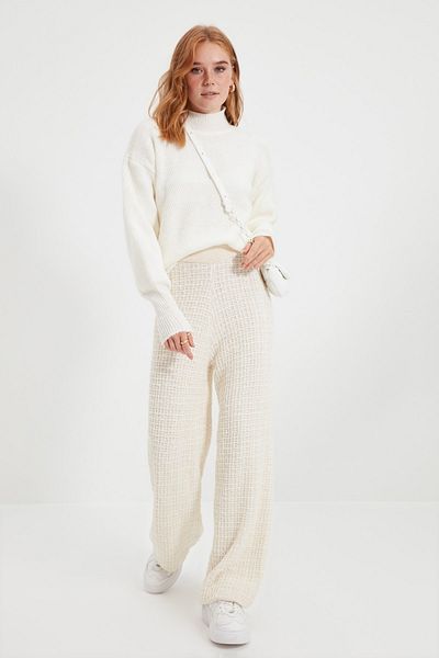 Trendyol Collection Ecru Soft Textured Basic Knitwear Sweater TWOAW21KZ0204