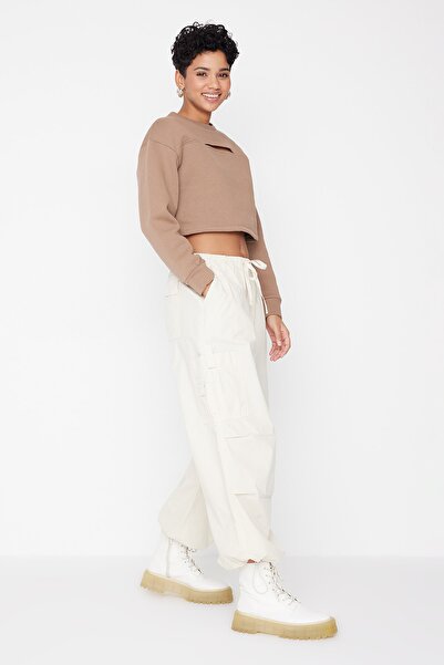 Trendyol Collection Beige Pocket Detailed Regular Waist Parachute Jogger Trousers TWOAW23JE00740/Beige