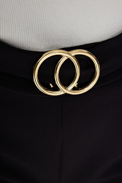 Trendyol Collection Μαύρο υφαντό σορτς Super Mini με μαύρη ζώνη TWOAW21SR0078