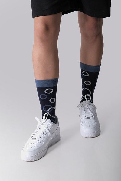 The Socks Company Мъжки чорапи с кръгъл шарен мотив