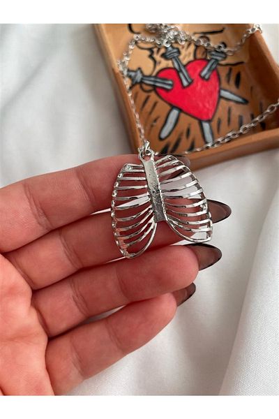 Planet Butik قلادة الصدر