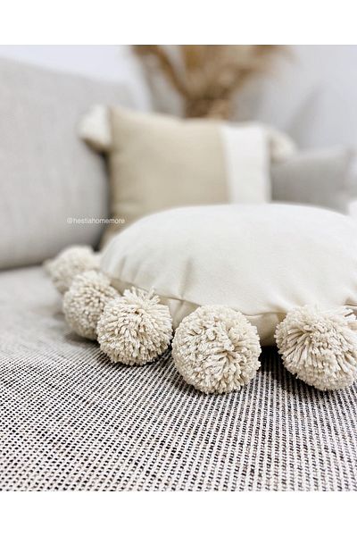 Hestia Home وسادة رمي بوم بوم كريمية