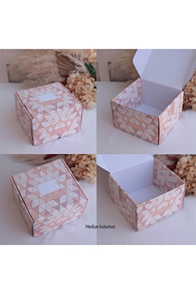 Mutlu Mutfak Atölye Kartanesi Kapaklı Yılbaşı Hediyelik Çikolata Kokulu Mum Merry Christmas