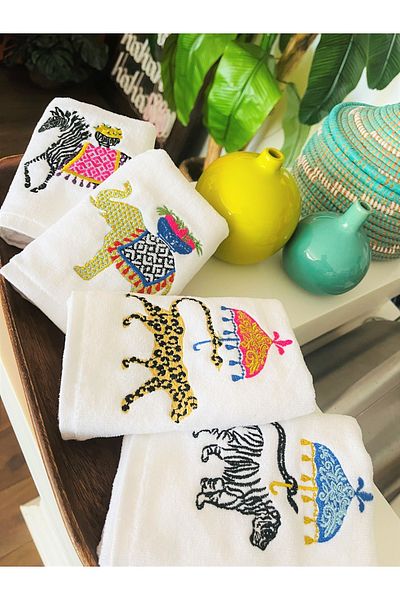 ge living Decorative Safari Animals Patterned Hand Towel Set (4 PCS)