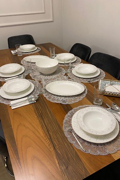 Cocatex Set de farfurii și șervețel modern brodat Cordone argintiu pentru 6 persoane