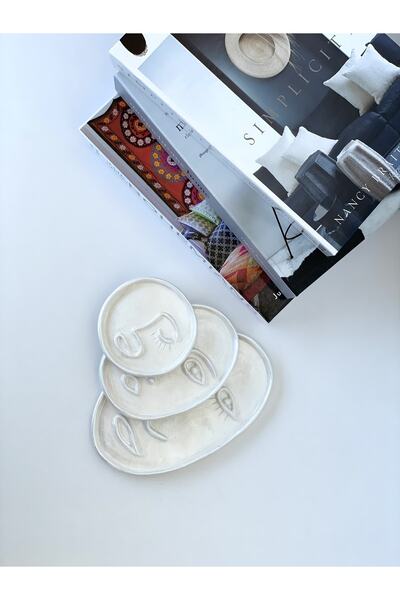 YYY by MY مجموعة أطباق مزخرفة ذات وجوه مجردة باللون الأبيض اللؤلؤي