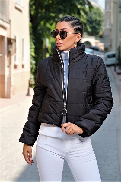 Keyifli Moda Kadın Siyah Dik Yaka Su Geçirmez Kısa Şişme Mont