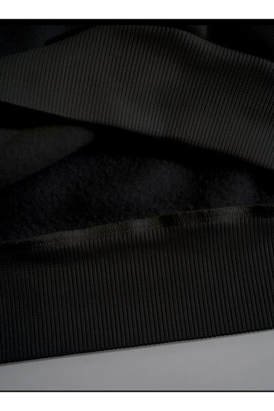 MOONBULL Unisex černá mikina s potiskem Crew Neck