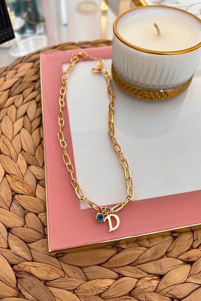 Trendy Butik قلادة سلسلة على شكل حرف D وعين الشر معلقة على شكل مشبك ورق