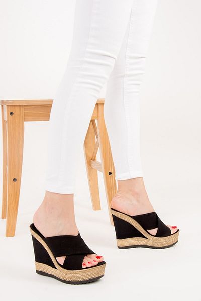 Fox Shoes Μαύρες γυναικείες παντόφλες F674072005
