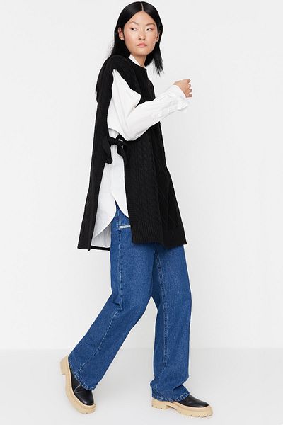 Trendyol Modest Schwarzer geflochtener Strickpullover mit Bindegürtel TCTAW22UV0018